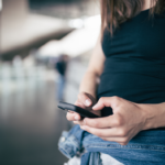L’esposizione a contenuti idealizzati sui social influisce sull’autostima?